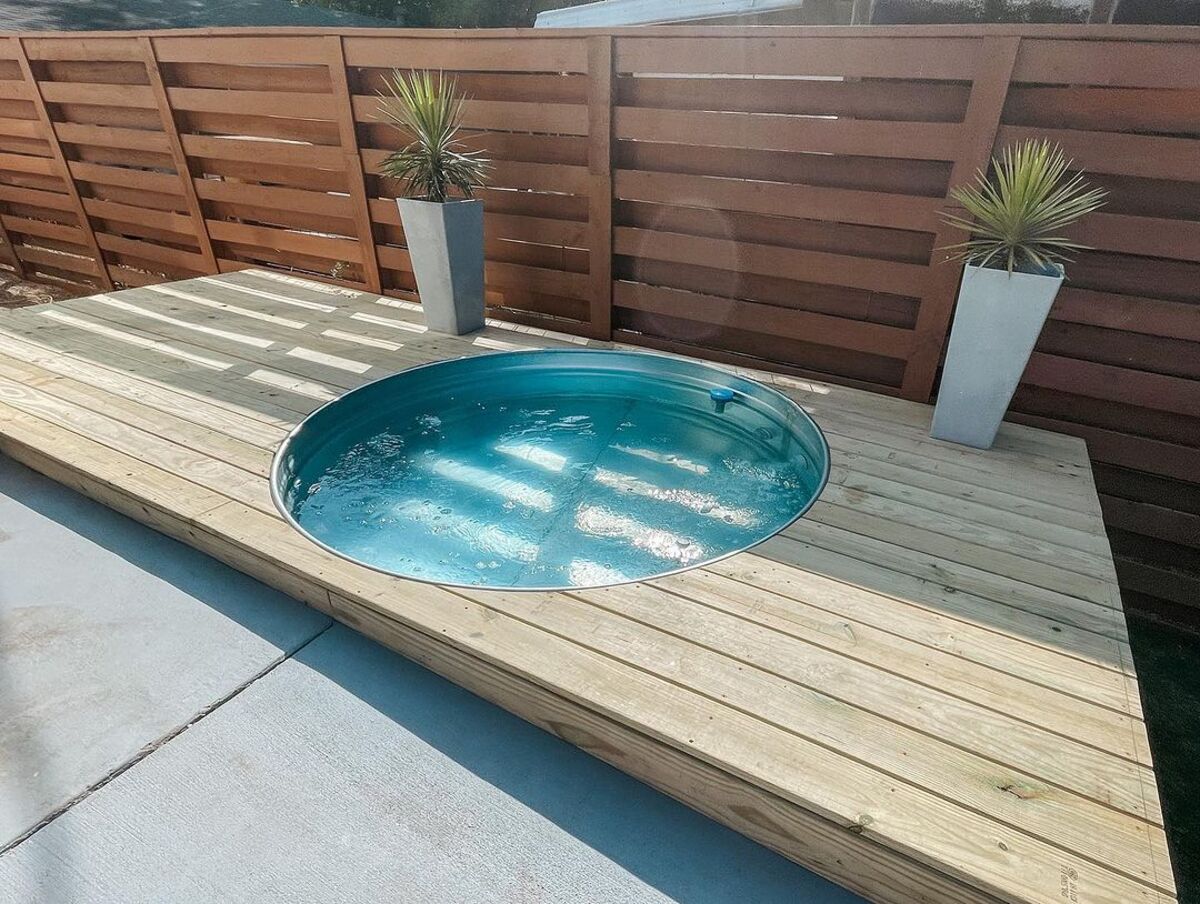 15 Wooden Pool Decks 4