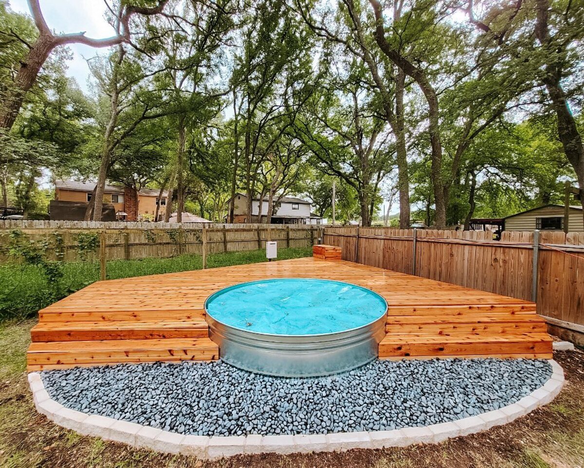 15 Wooden Pool Decks 9