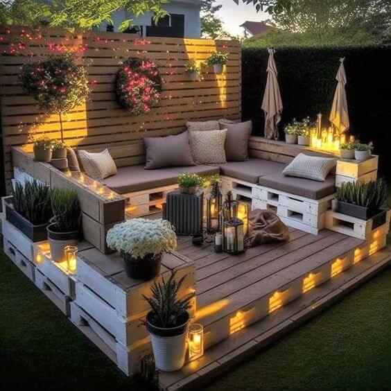 Rustic Elegance Making the Most of Pallet Wood in Your Outdoor Decor 12