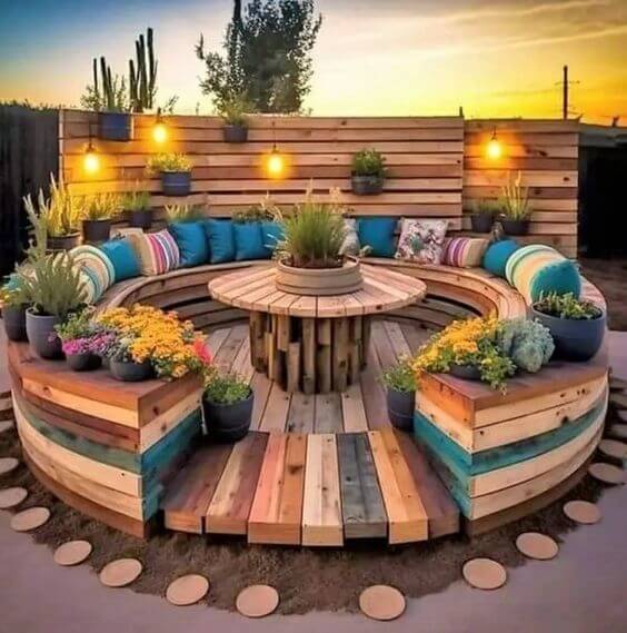 Rustic Elegance Making the Most of Pallet Wood in Your Outdoor Decor 16