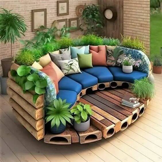 Rustic Elegance Making the Most of Pallet Wood in Your Outdoor Decor 17