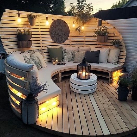 Rustic Elegance Making the Most of Pallet Wood in Your Outdoor Decor 22