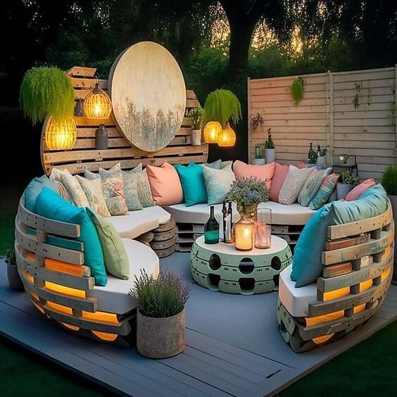 Rustic Elegance Making the Most of Pallet Wood in Your Outdoor Decor 26