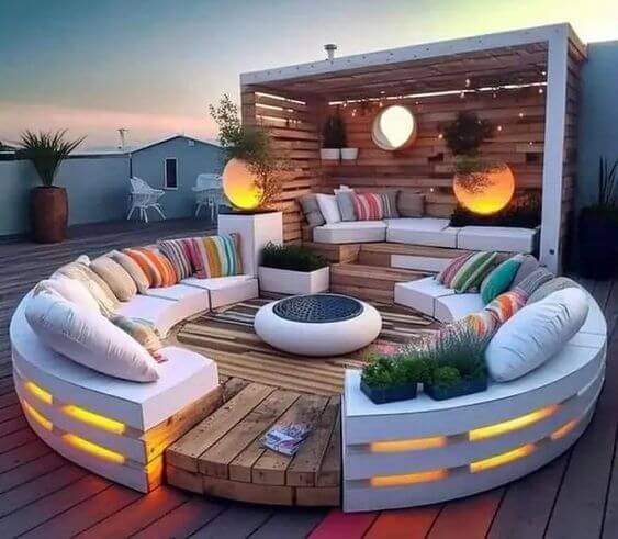 Rustic Elegance Making the Most of Pallet Wood in Your Outdoor Decor 5