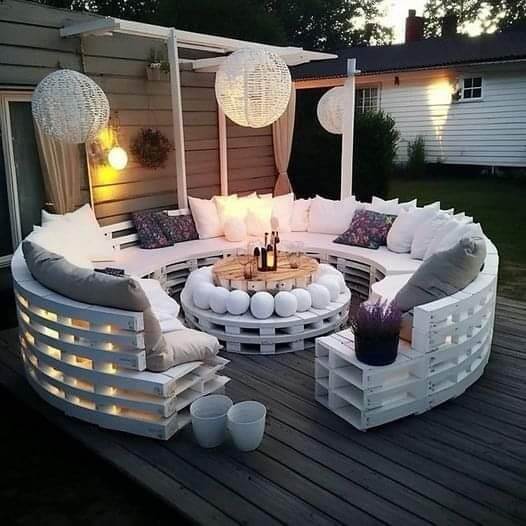 Rustic Elegance Making the Most of Pallet Wood in Your Outdoor Decor 6